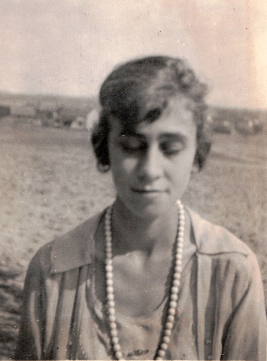 Marie Catherine Dreher, 1919. Pearl Archer photo album, courtesy of LeAnna Dunlap.