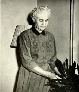 lentz-laura-h-lenoir-rhyne-1955